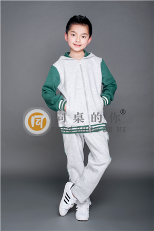 小學(xué)生春季校服訂做廠家