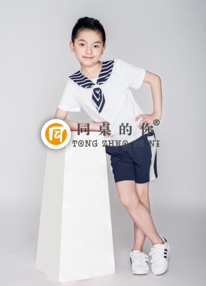 小學(xué)校服造型要素的解析