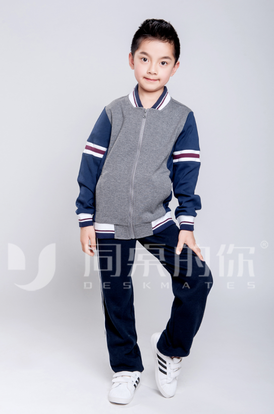 如何正確選擇中小學(xué)生校服定做廠家？