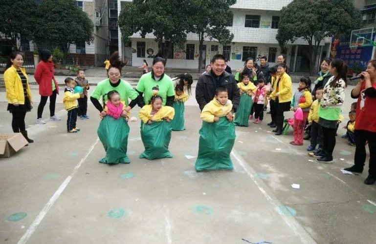 市面上存在的學(xué)校校服問題